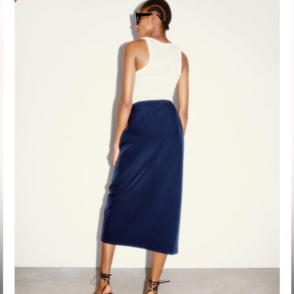 NWT Zara navy skirt with sparkle buttons and asymmetrical front size S - Picture 2 of 13